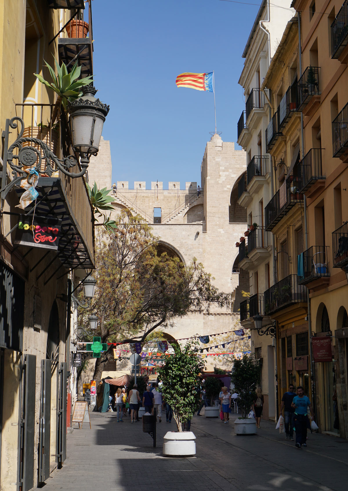 The narrow medieval streets behind the Torres de Serranos