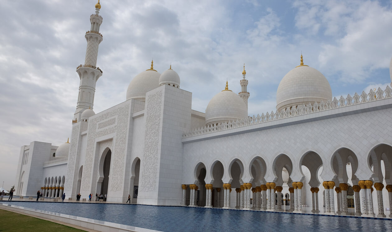 The outside of the Sheikh Zayed Grand Mosque in Abu Dhabi