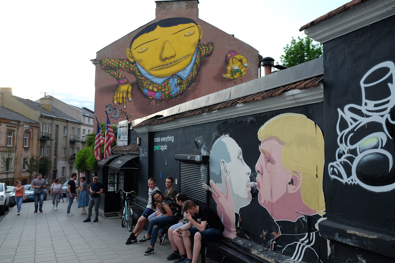 Street art showing Trump and Putin