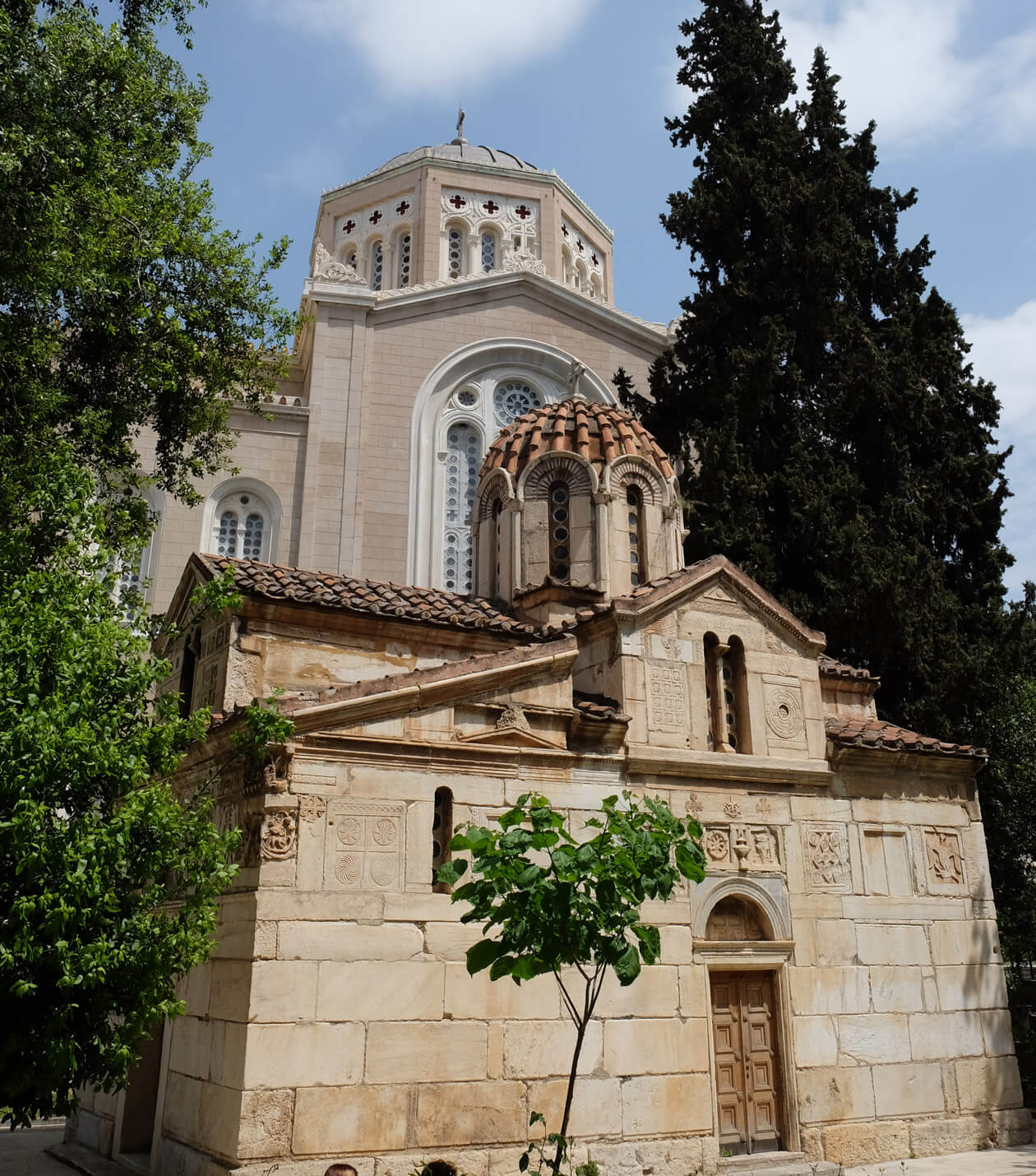 The tiny Agios Eleftherios church next to the Metropolitan cathedral